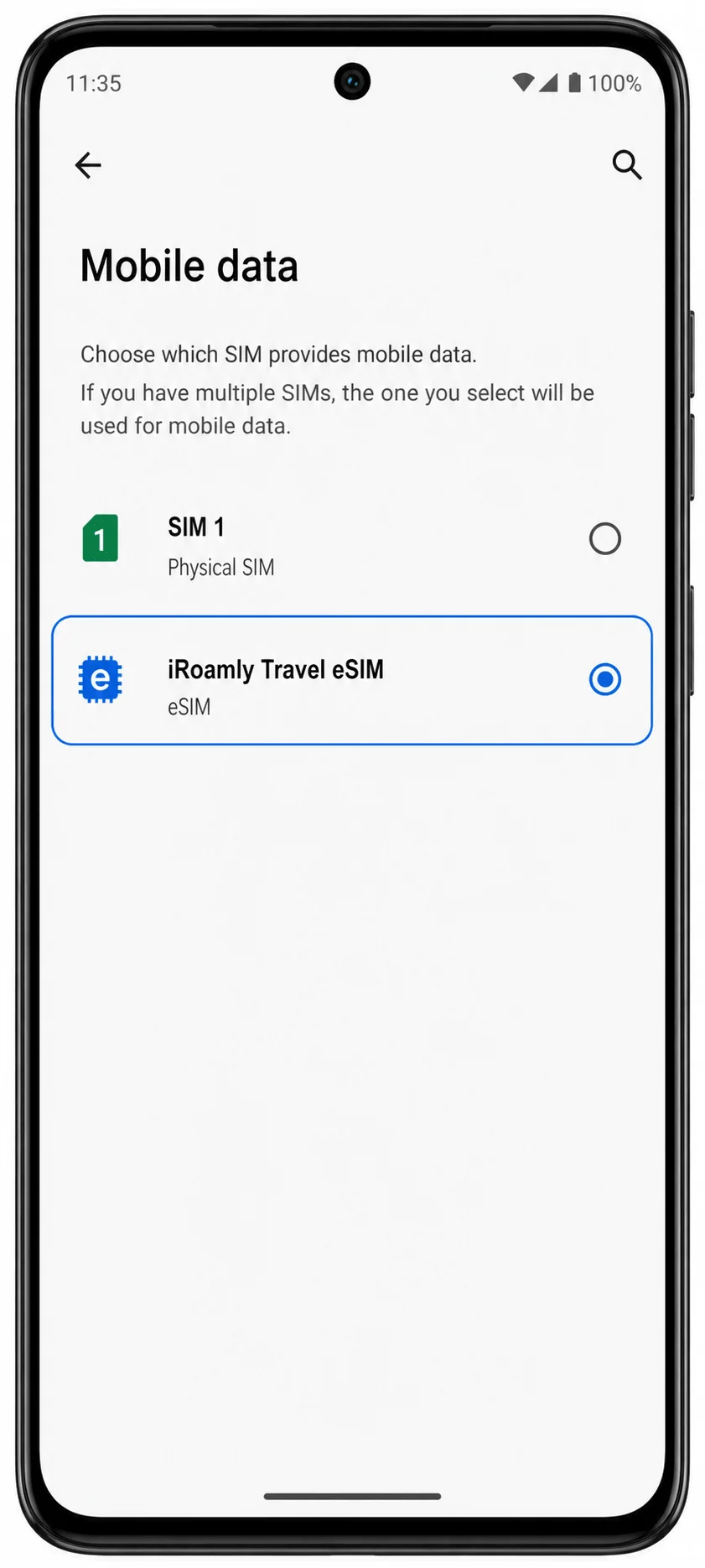 Schermata SIM del Motorola Edge 2022 che mostra iRoamly installata come profilo eSIM