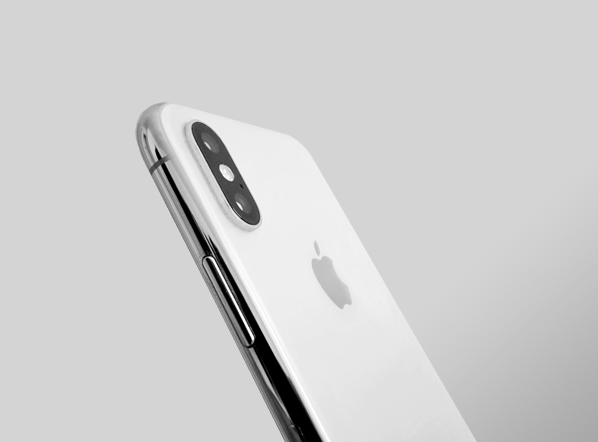 iPhone X의 eSIM 지원 여부 커버