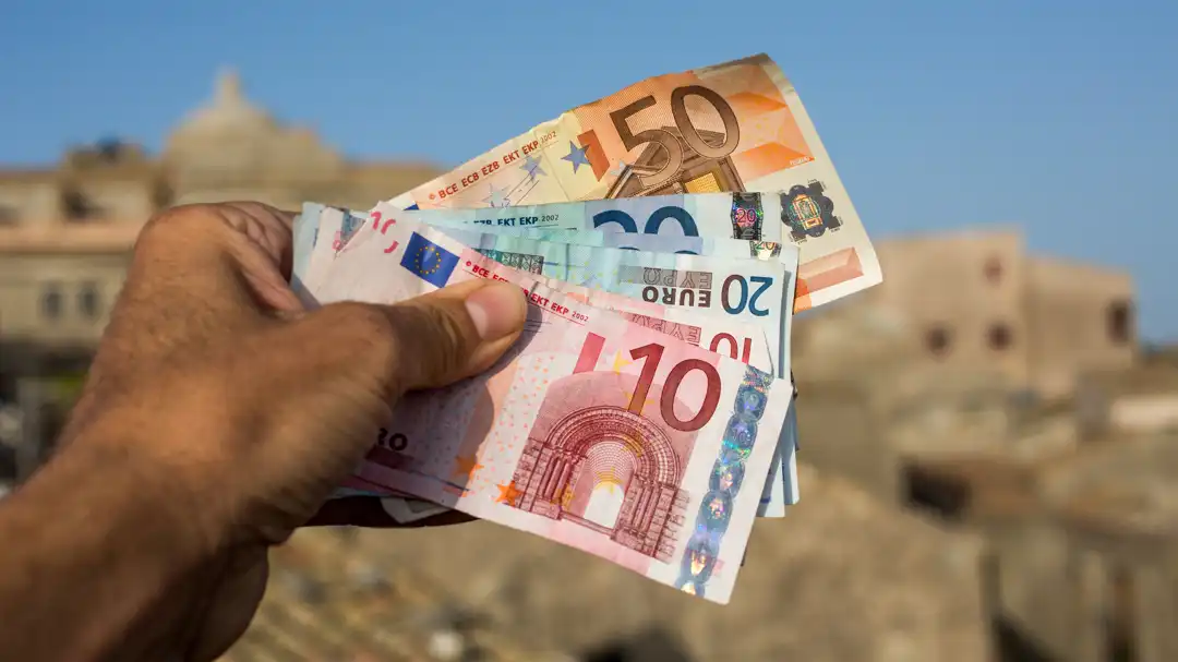 Currency Italy