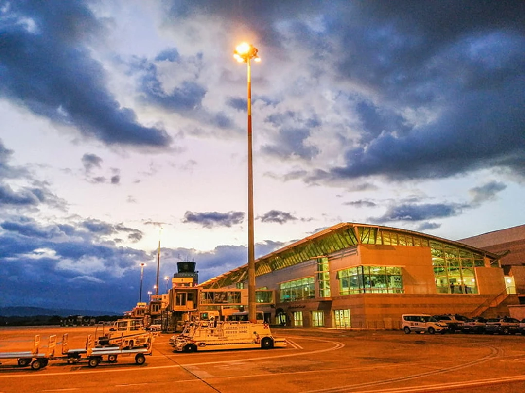 Smeralda Airport 