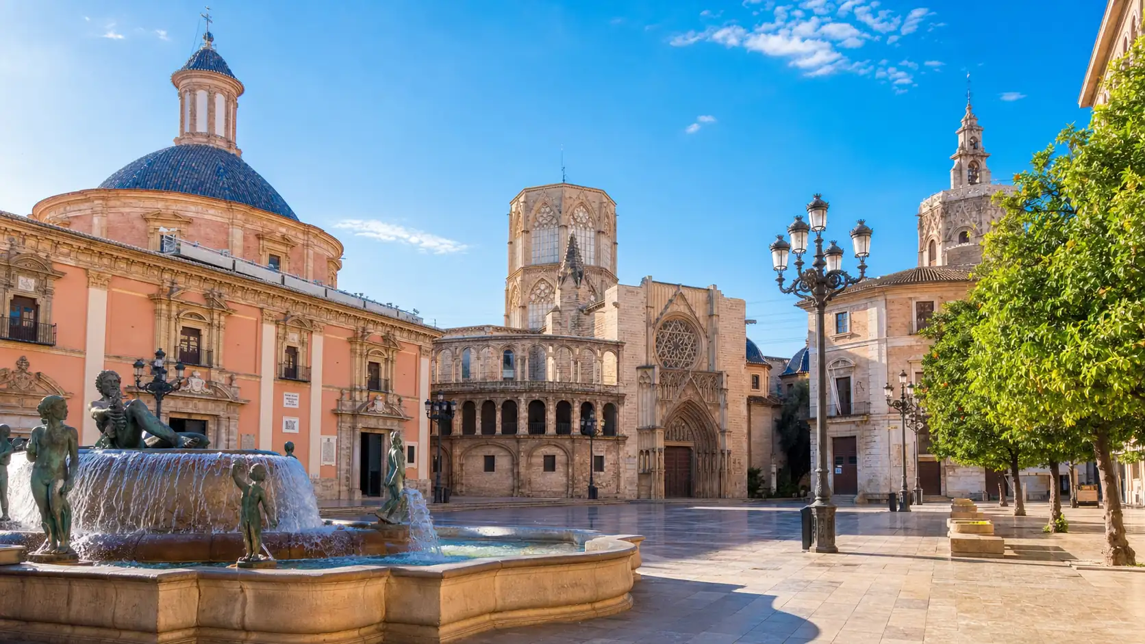 Valencia old town and cathedral walking route Valencia old town and cathedral walking route