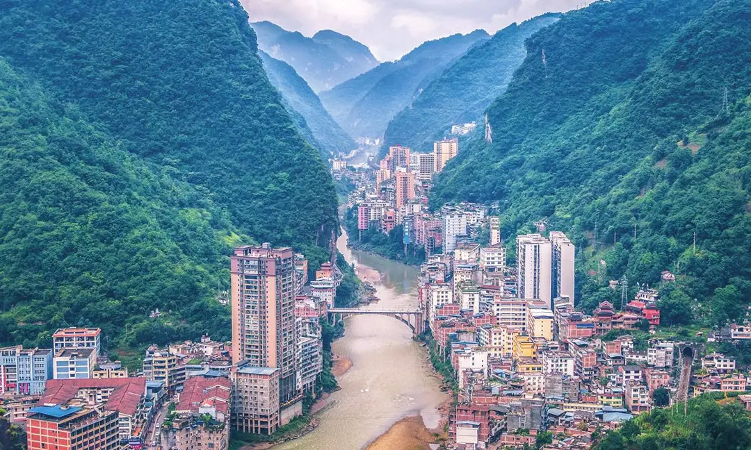 Yanjin China Omslag